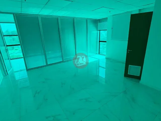 Sala à venda ou para alugar, no bairro Santa Maria Goretti em Porto Alegre