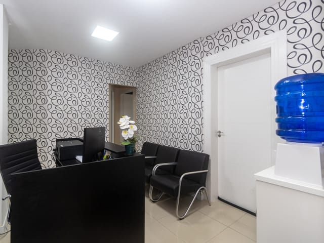 Sala com 86m², à venda, no bairro Centro em Curitiba