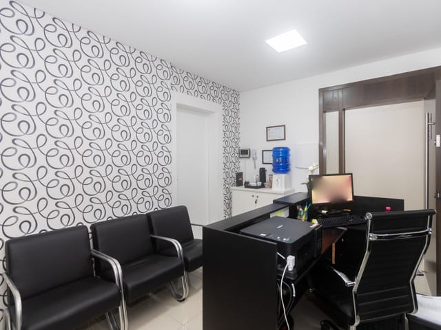 Sala com 86m², à venda, no bairro Centro em Curitiba