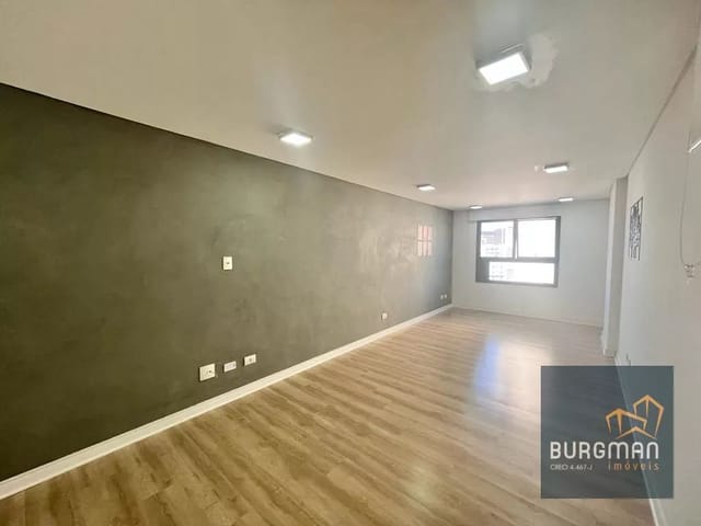 Sala à venda, no bairro Centro em Curitiba