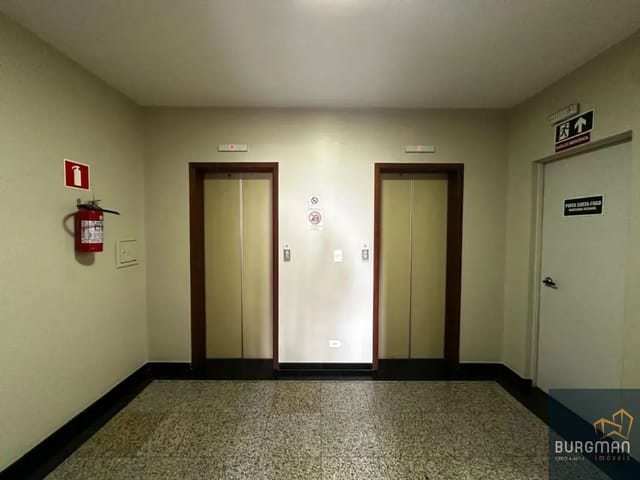 Sala à venda, no bairro Centro em Curitiba