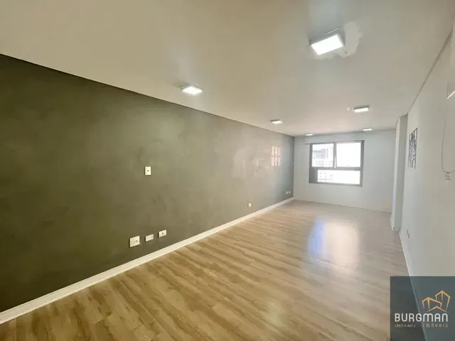 Sala à venda, no bairro Centro em Curitiba