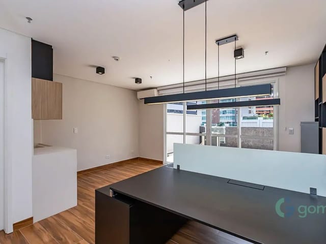 Sala para alugar, no bairro Água Verde em Curitiba