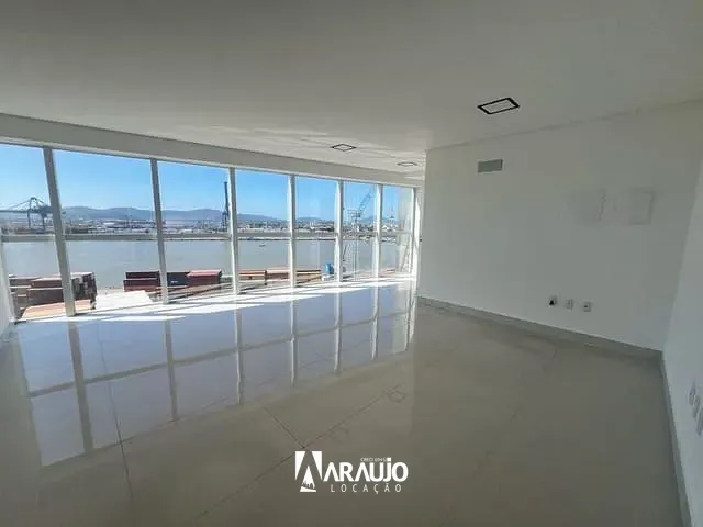 Sala com 59m², para alugar, no bairro Centro em Itajaí