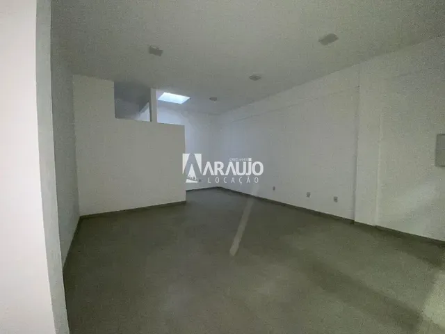Sala com 34m², para alugar, no bairro Centro em Itajaí