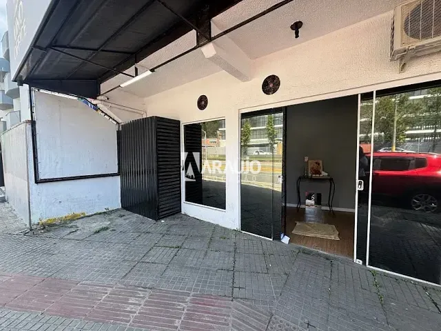 Sala para alugar, no bairro Centro em Itajaí