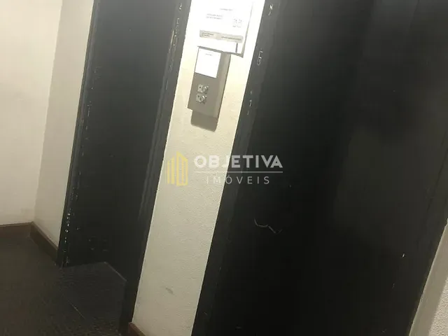 Sala à venda, no bairro Floresta em Porto Alegre