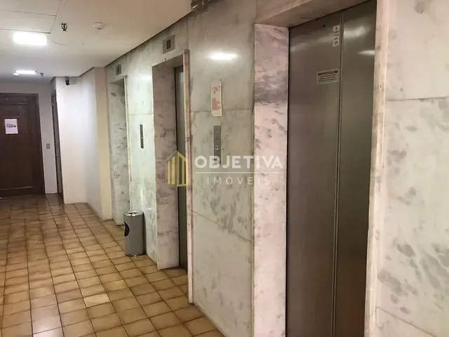 Sala à venda, no bairro Floresta em Porto Alegre