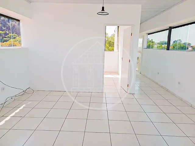 Sala com 70m², para alugar, no bairro Vila Santo Antônio em São Paulo