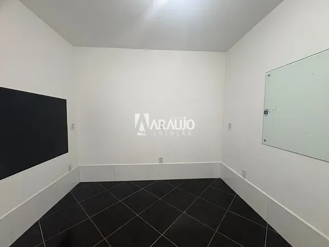 Sala para alugar, no bairro Meia Praia em Navegantes