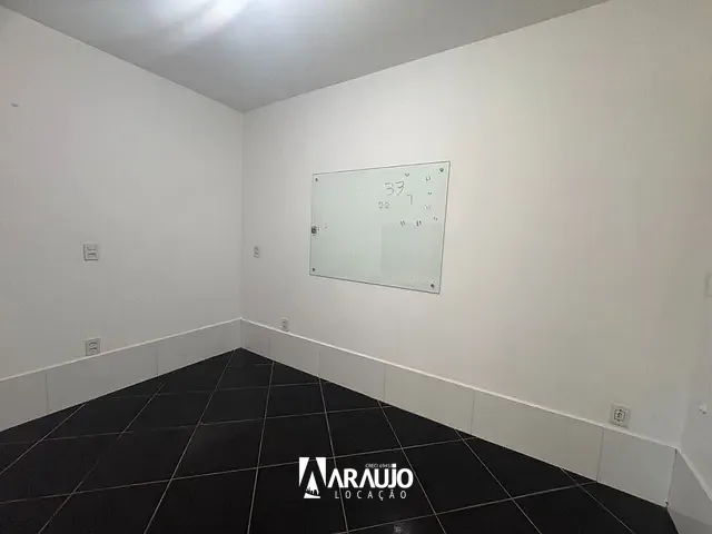 Sala para alugar, no bairro Meia Praia em Navegantes