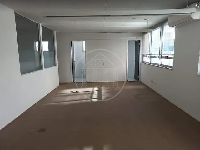 Sala à venda ou para alugar, no bairro Jardim Europa em São Paulo