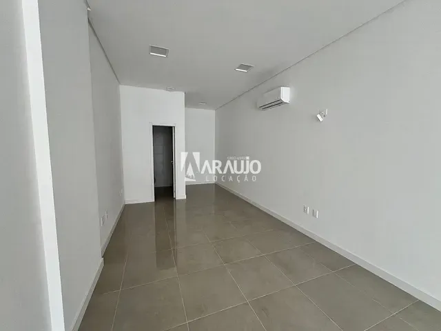 Sala para alugar, no bairro Nações em Balneário Camboriú