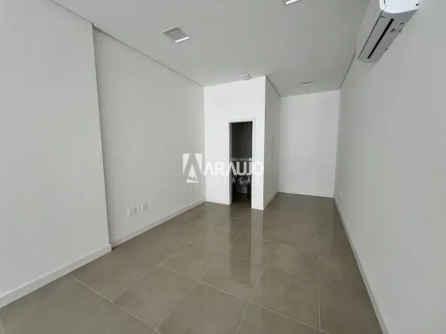Sala para alugar, no bairro Nações em Balneário Camboriú