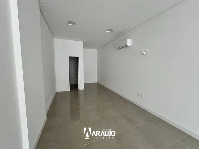 Sala para alugar, no bairro Nações em Balneário Camboriú