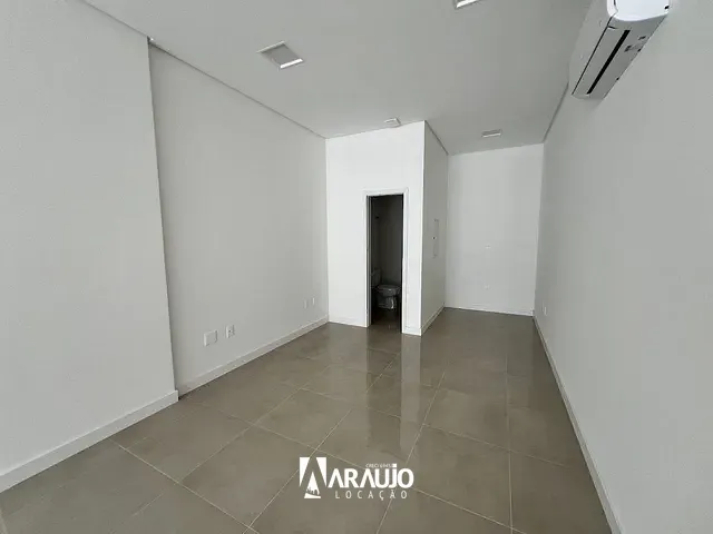 Sala para alugar, no bairro Nações em Balneário Camboriú