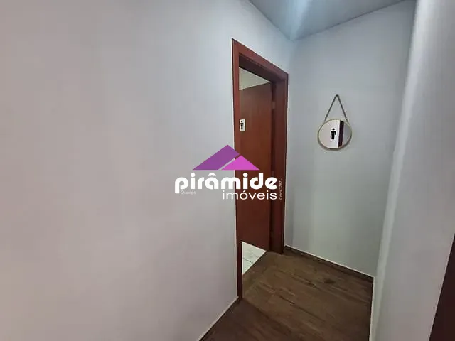 Sala com 36m², para alugar, no bairro Martim de Sá em Caraguatatuba
