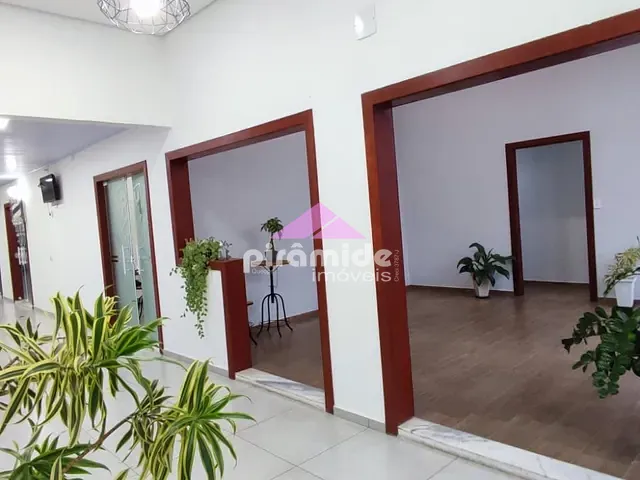 Sala com 36m², para alugar, no bairro Martim de Sá em Caraguatatuba