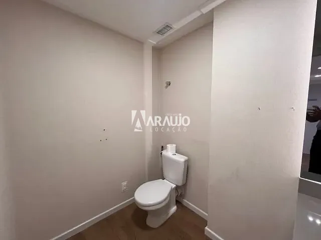 Sala para alugar, no bairro Centro em Itajaí