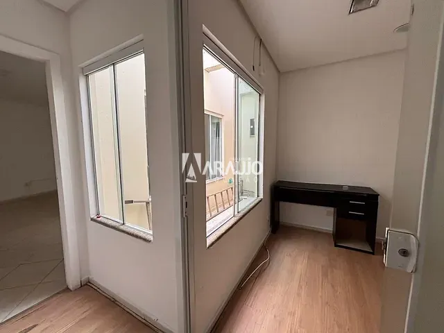 Sala para alugar, no bairro Centro em Itajaí