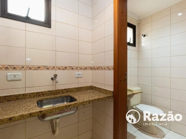 Sala para alugar, no bairro Água Verde em Curitiba