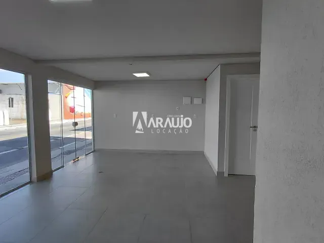 Sala para alugar, no bairro Centro em Navegantes