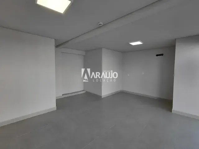 Sala para alugar, no bairro Centro em Navegantes