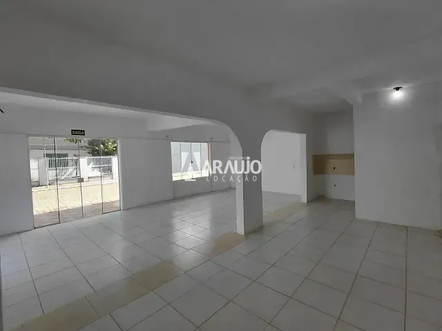 Sala para alugar, no bairro Meia Praia em Navegantes