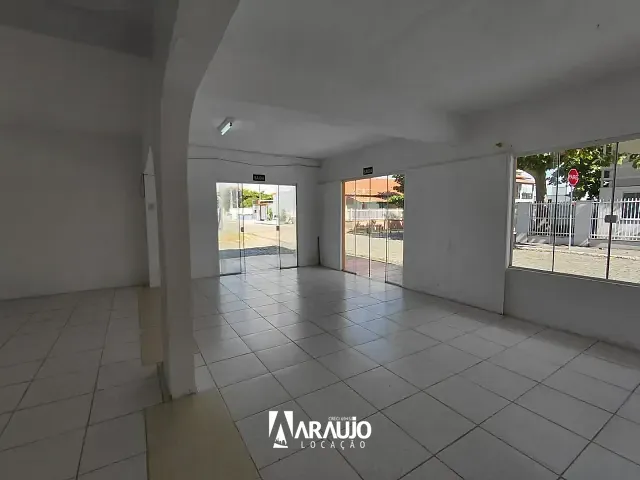 Sala para alugar, no bairro Meia Praia em Navegantes