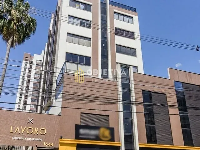 Sala com 65m², à venda ou para alugar, no bairro Menino Deus em Porto Alegre