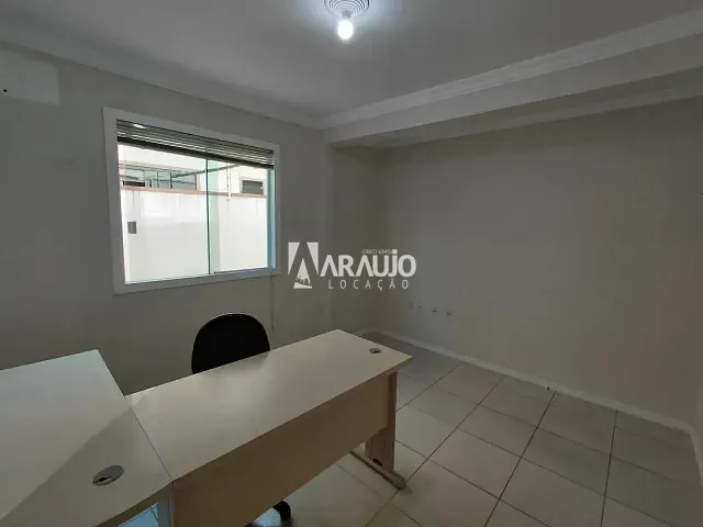 Sala para alugar, no bairro Cordeiros em Itajaí