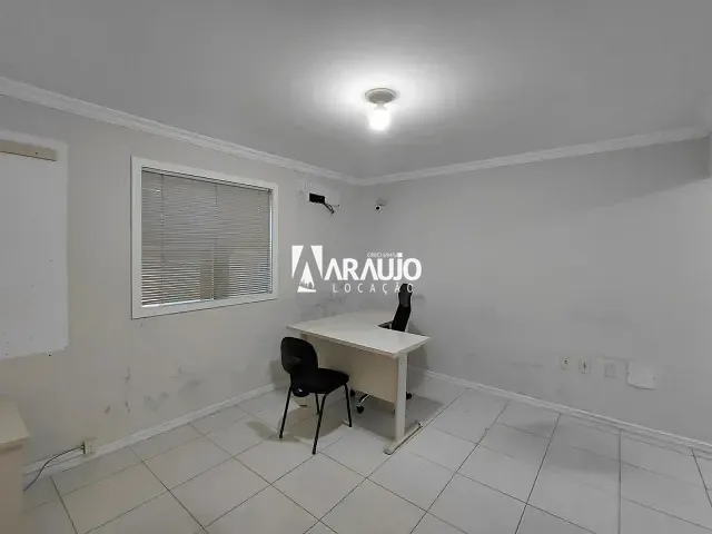Sala para alugar, no bairro Cordeiros em Itajaí