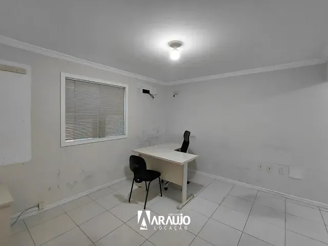 Sala para alugar, no bairro Cordeiros em Itajaí