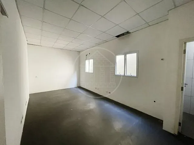 Sala para alugar, no bairro Conjunto Residencial Salvador Tolezani em São Paulo
