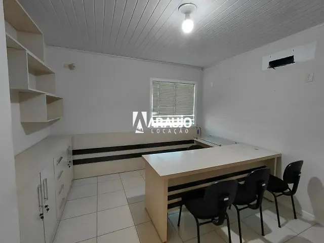 Sala para alugar, no bairro Cordeiros em Itajaí