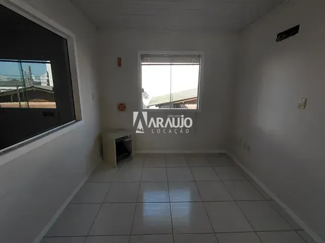 Sala para alugar, no bairro Cordeiros em Itajaí