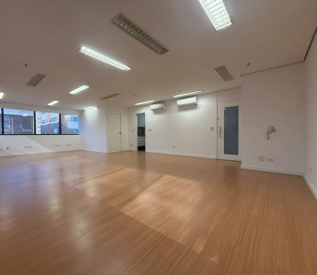 Conjunto comercial para venda em Itaim Bibi, 103m²