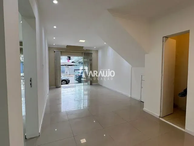 Sala para alugar, no bairro Centro em Itajaí