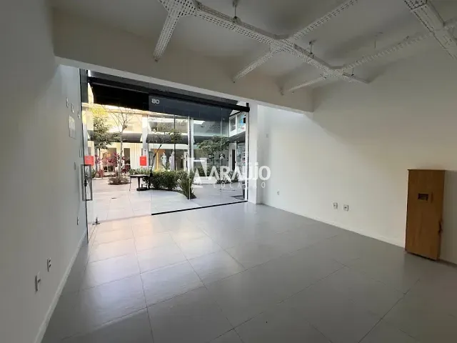 Sala para alugar, no bairro Cordeiros em Itajaí