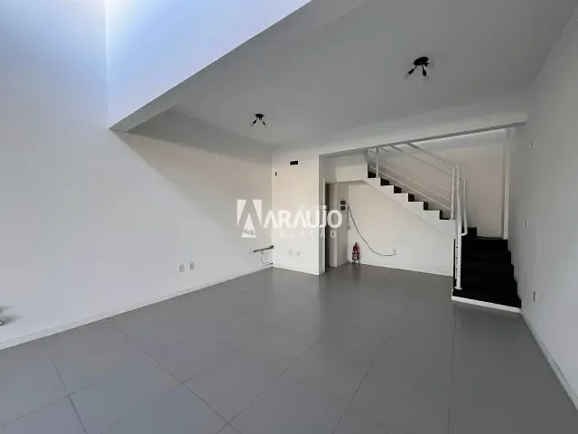 Sala para alugar, no bairro Cordeiros em Itajaí