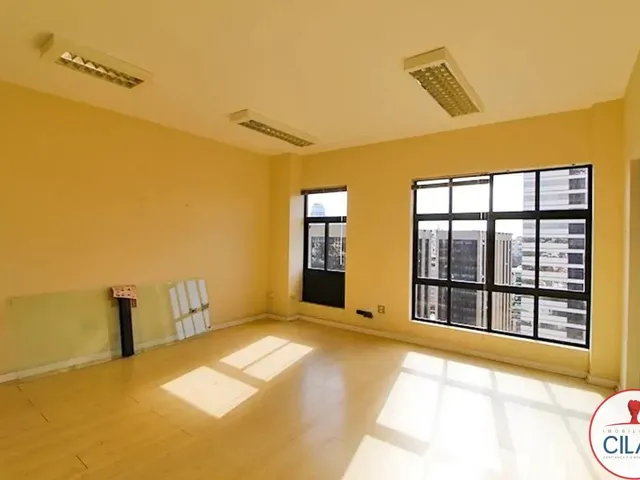 Sala para alugar, no bairro Centro Cívico em Curitiba
