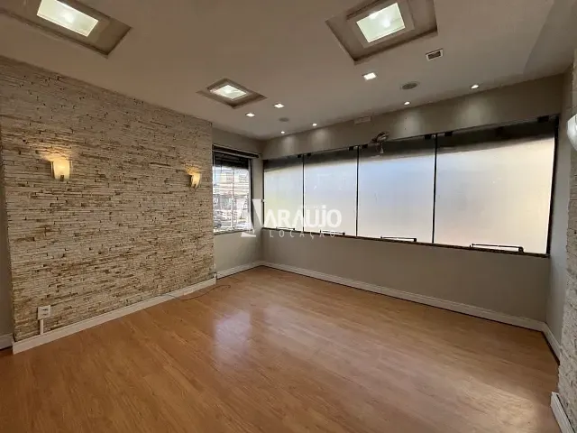 Sala para alugar, no bairro Centro em Itajaí