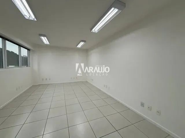 Sala para alugar, no bairro Centro em Itajaí