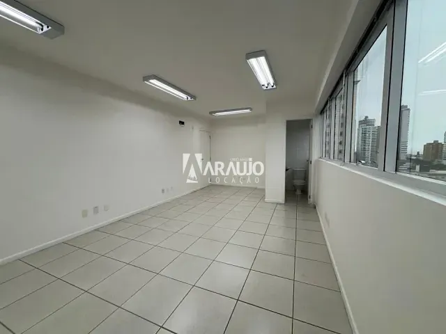 Sala para alugar, no bairro Centro em Itajaí