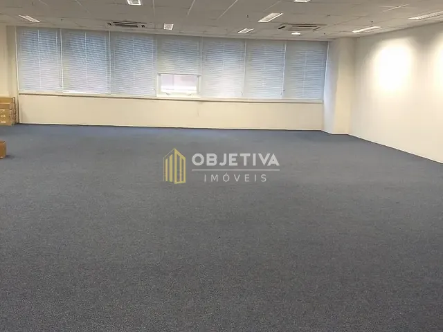Sala com 200m², para alugar, no bairro Anchieta em Porto Alegre