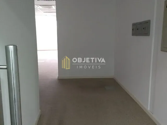 Sala com 350m², para alugar, no bairro Anchieta em Porto Alegre