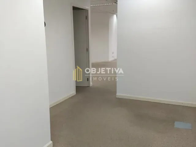 Sala com 350m², para alugar, no bairro Anchieta em Porto Alegre