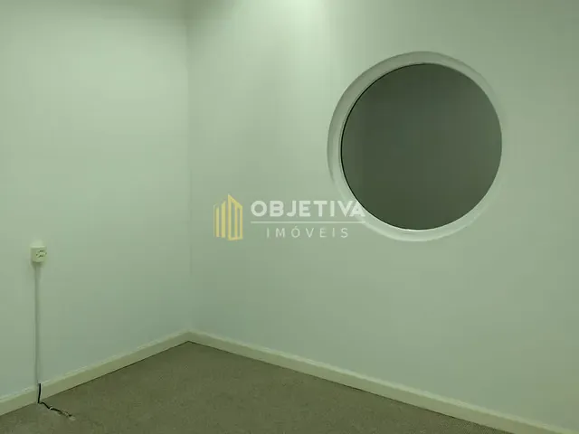 Sala com 350m², para alugar, no bairro Anchieta em Porto Alegre
