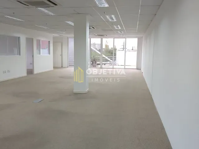 Sala com 350m², para alugar, no bairro Anchieta em Porto Alegre