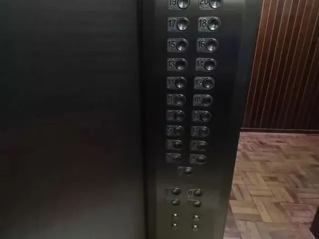 Sala à venda ou para alugar, no bairro Centro em Curitiba